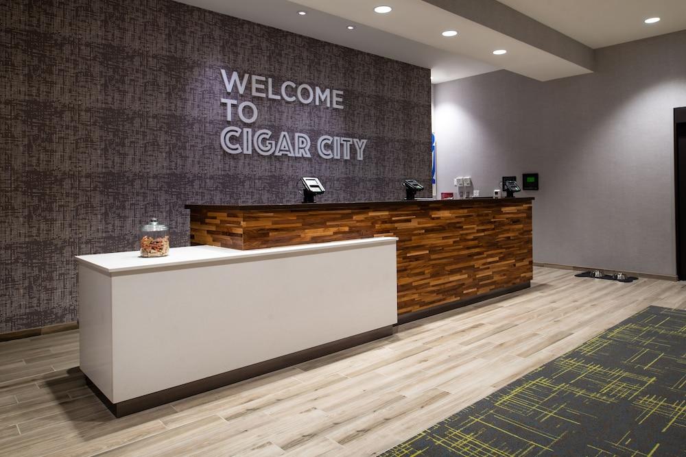 Hampton Inn Tampa Downtown Channel District Экстерьер фото
