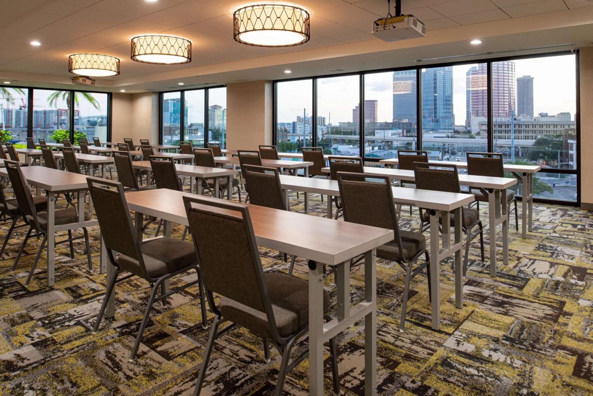 Hampton Inn Tampa Downtown Channel District Экстерьер фото